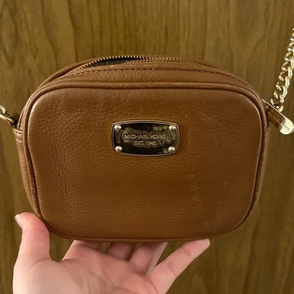 Michael Kors cross body brown purse - Picture 2 of 7
